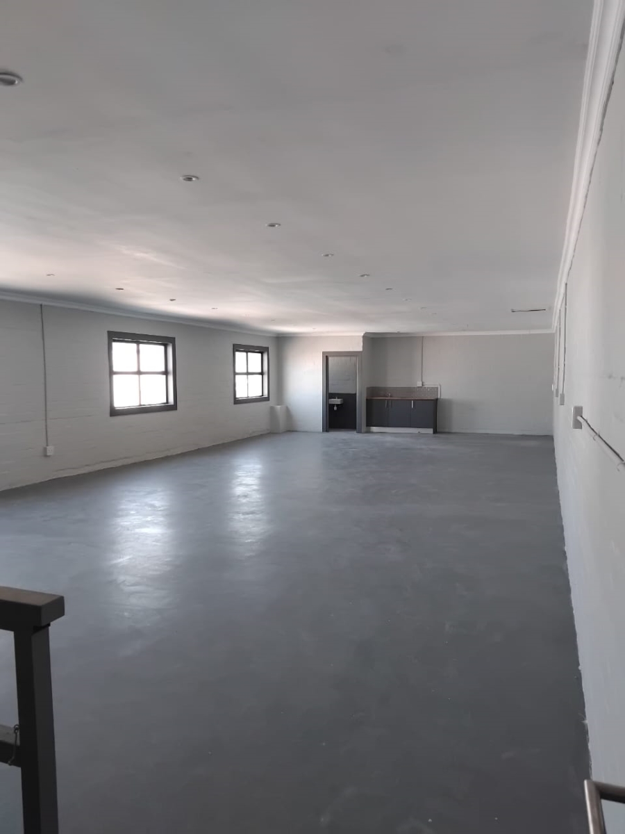 To Let commercial Property for Rent in Middedorp Western Cape